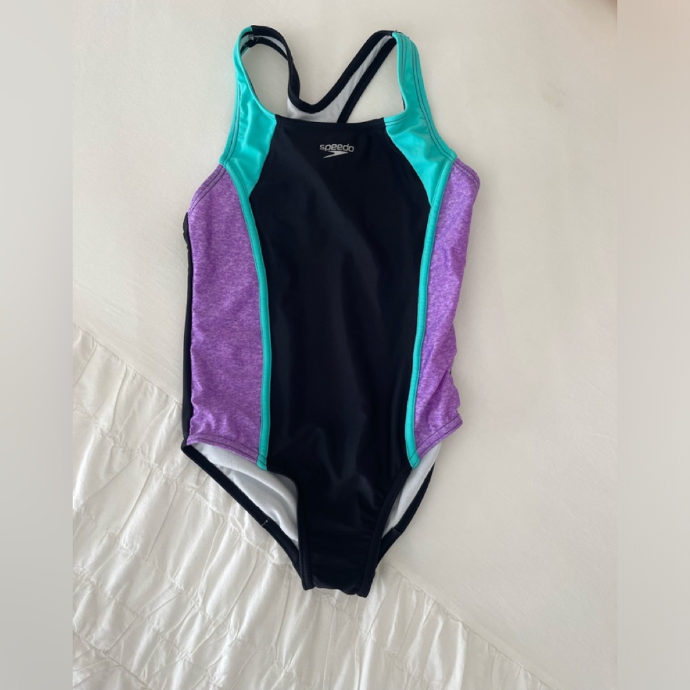 EUC Speedo swimsuit size M